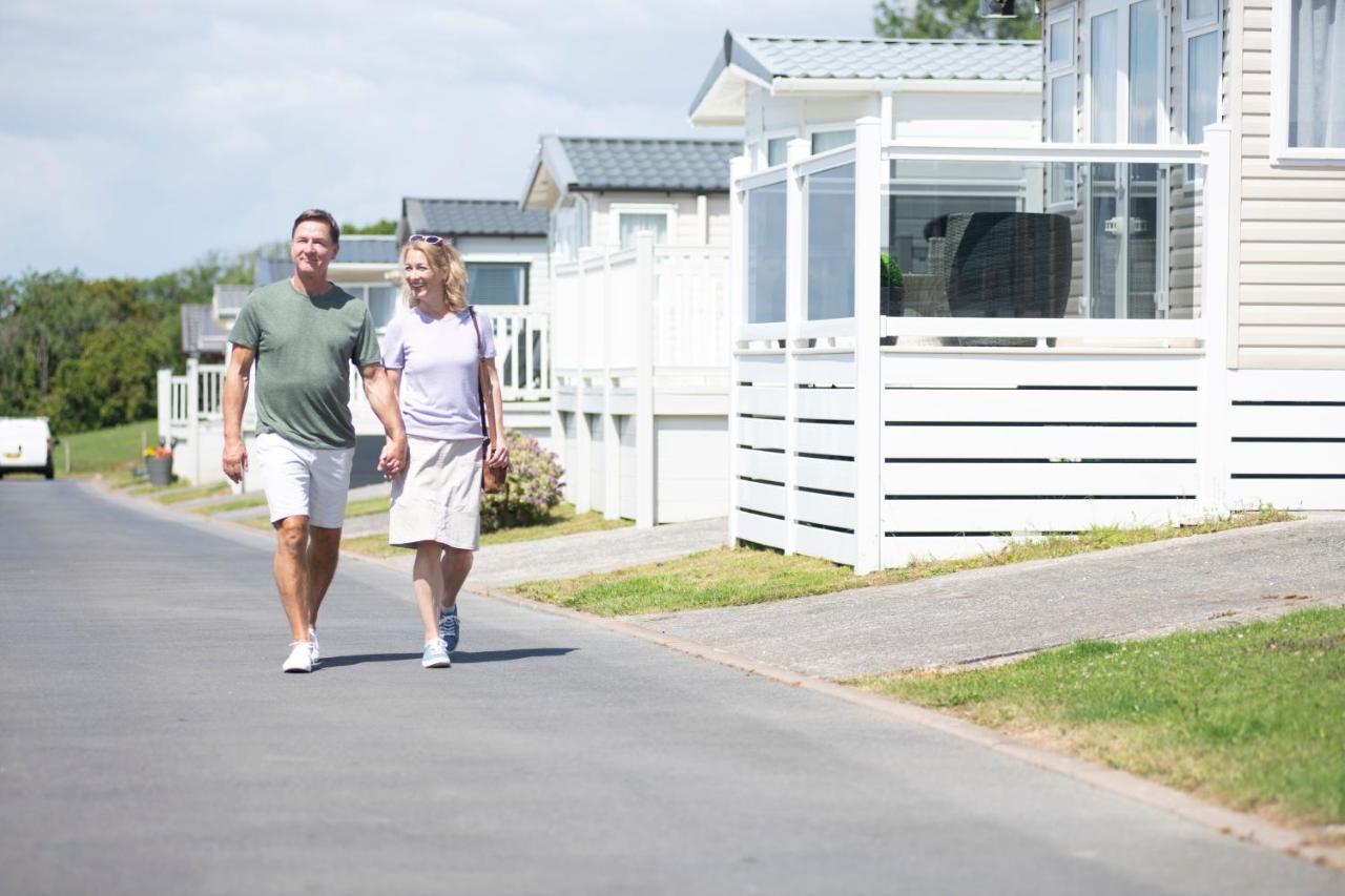 Llanrhidian Holiday Park Llanmorlais Экстерьер фото