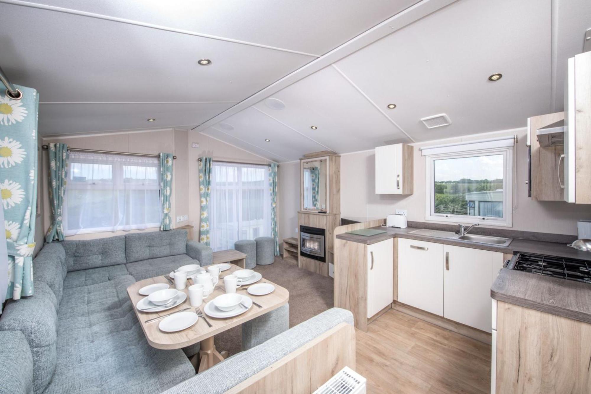 Llanrhidian Holiday Park Llanmorlais Экстерьер фото
